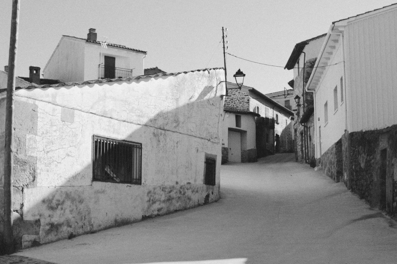 La Grulla Gris Pensionat Perales del Puerto Eksteriør billede